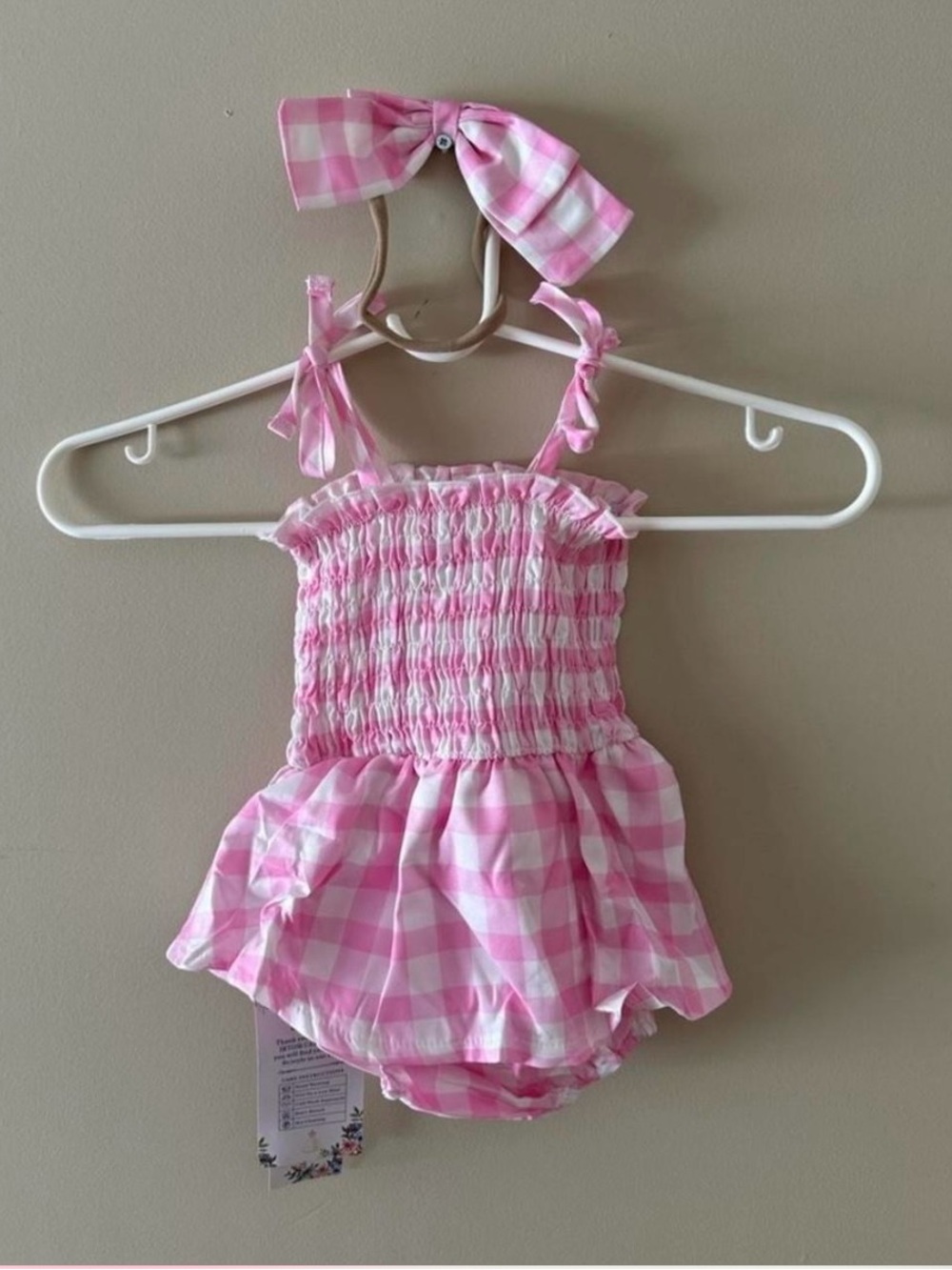 Baby Girl One Piece
Romper Checkered Pink and White
Size 3-6M
